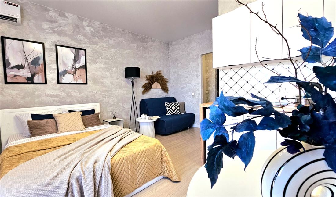 Снять --комнатную квартиру