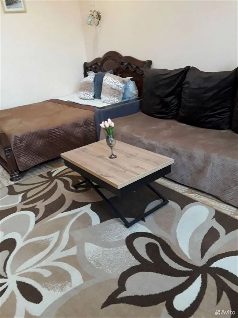 Снять --комнатную квартиру