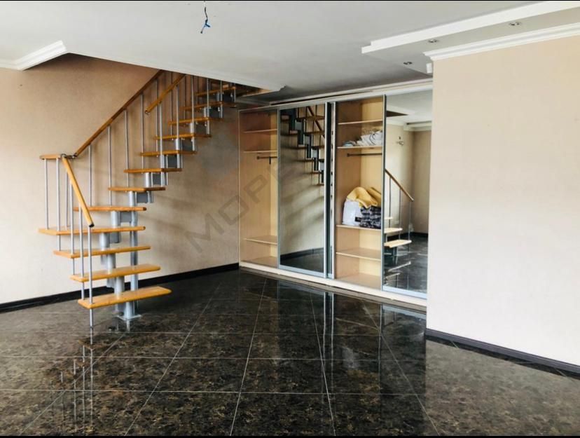 Купить 4-комнатную квартиру