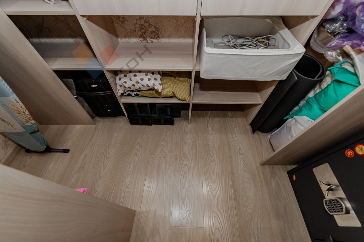 Купить 4-комнатную