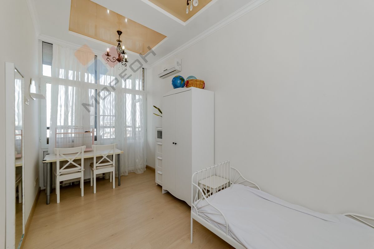 Купить 4-комнатную