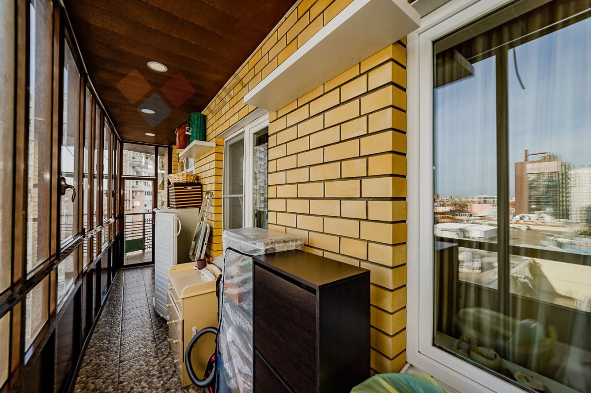 Купить 4-комнатную