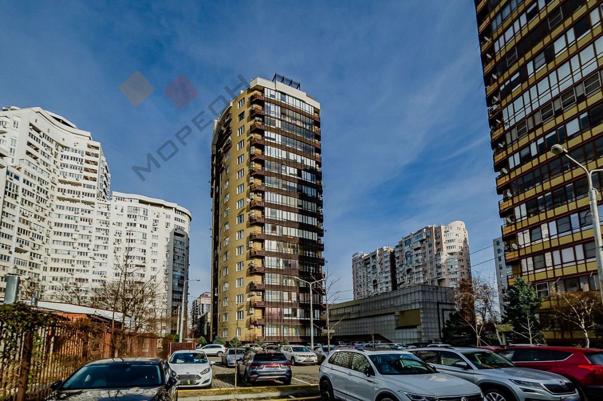 Купить 4-комнатную