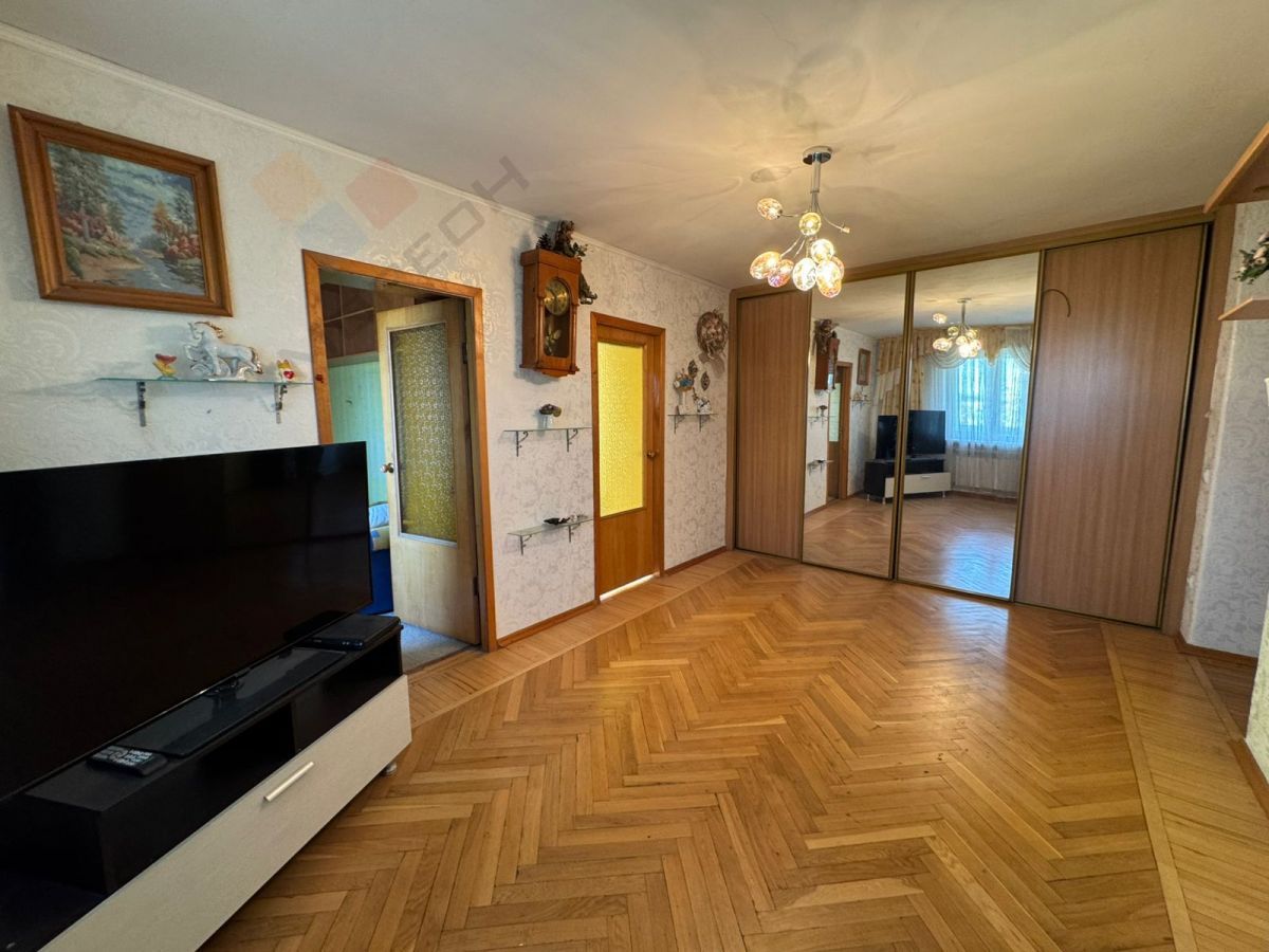 Купить 4-комнатную квартиру