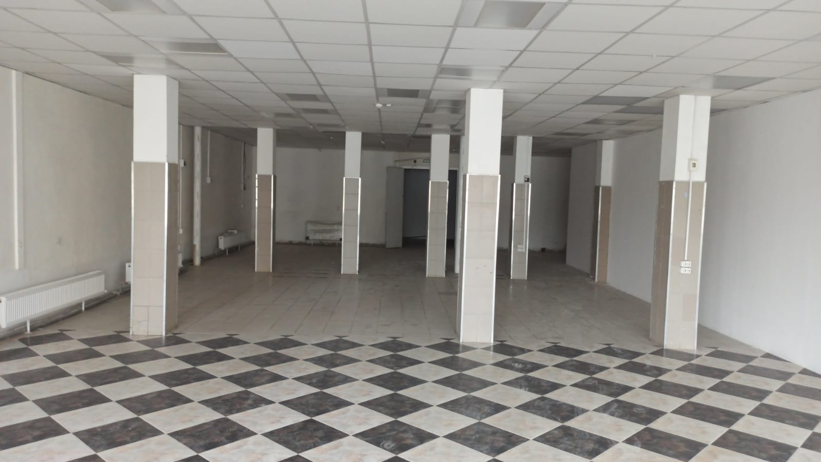 Снять  торговое помещение