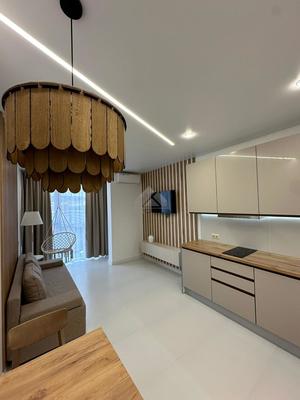 Купить --комнатную квартиру