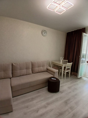 Купить --комнатную квартиру