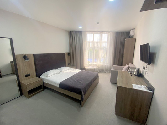 Купить --комнатную квартиру