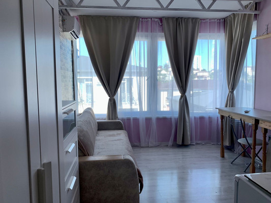 Купить --комнатную квартиру