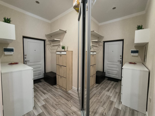 Купить --комнатную квартиру