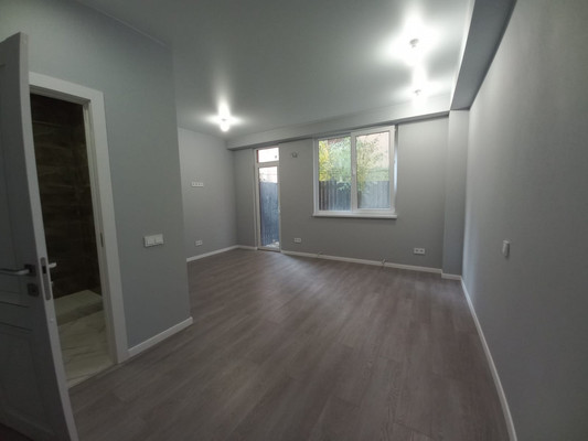 Купить --комнатную квартиру