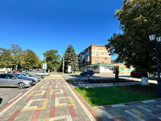 Снять  торговое помещение