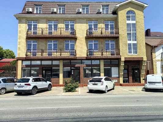 Купить --комнатную квартиру