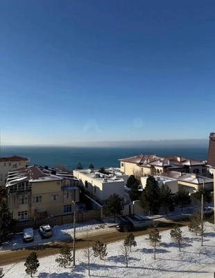 Купить --комнатную квартиру