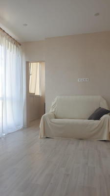 Купить --комнатную квартиру