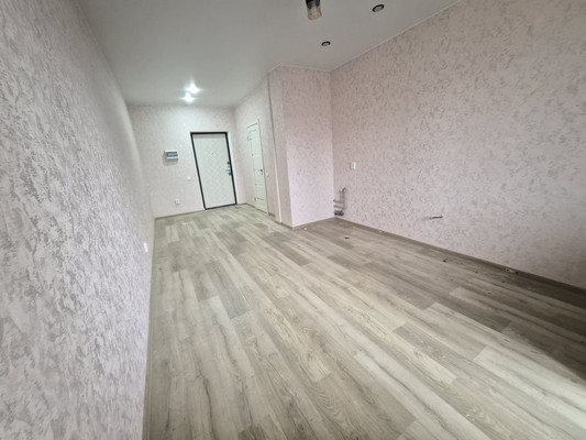 Купить --комнатную квартиру