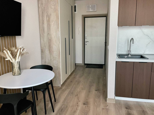 Купить --комнатную квартиру