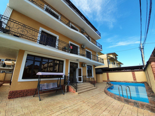 Купить --комнатную квартиру