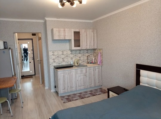 Снять --комнатную квартиру